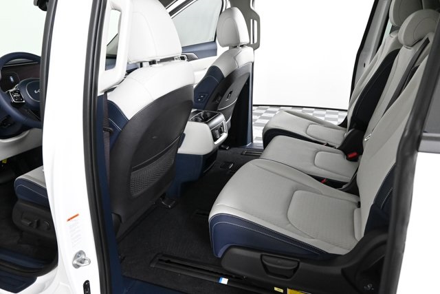 new 2026 Kia Carnival Hybrid car, priced at $56,020
