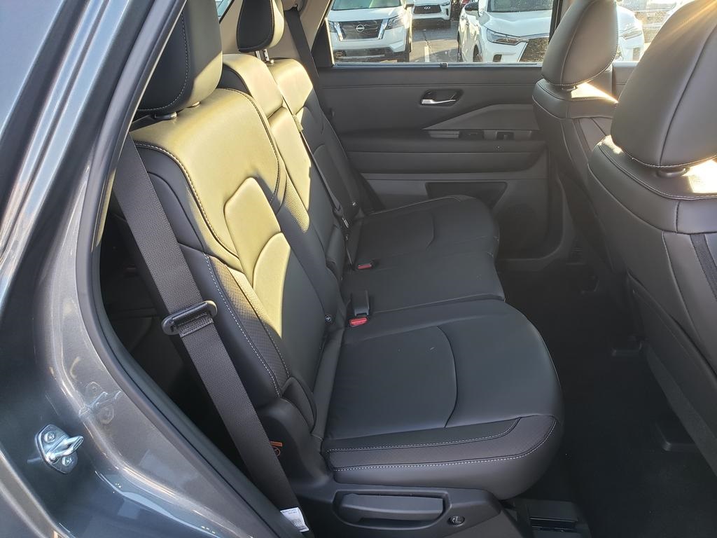 new 2025 Nissan Pathfinder car, priced at $39,902