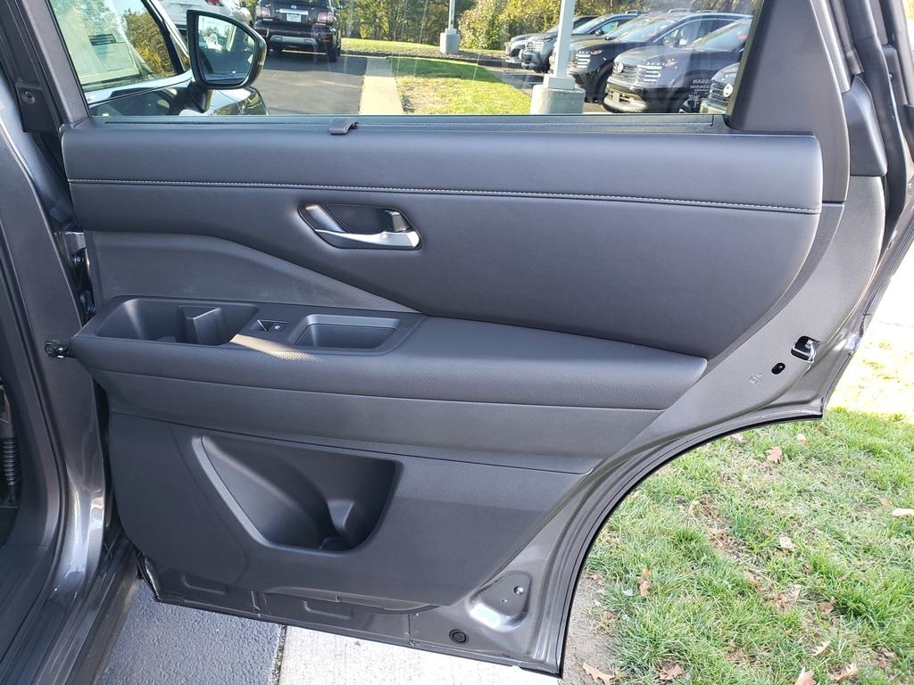 new 2025 Nissan Pathfinder car, priced at $39,902