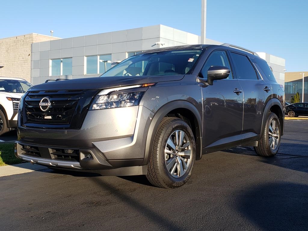 new 2025 Nissan Pathfinder car, priced at $39,902