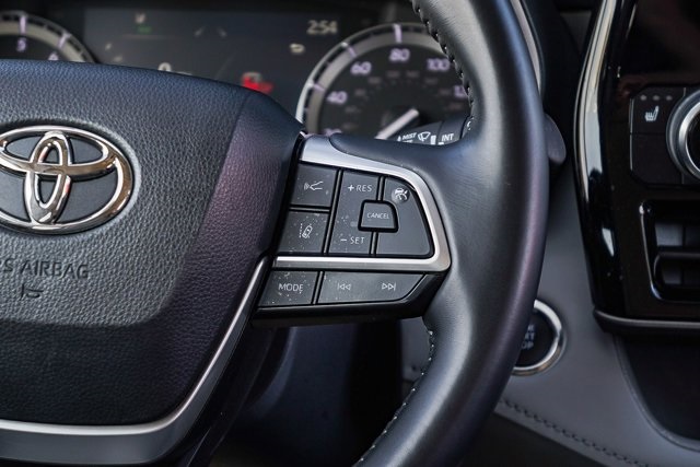 used 2022 Toyota Highlander car, priced at $36,388