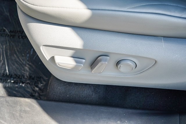 used 2022 Toyota Highlander car, priced at $36,388