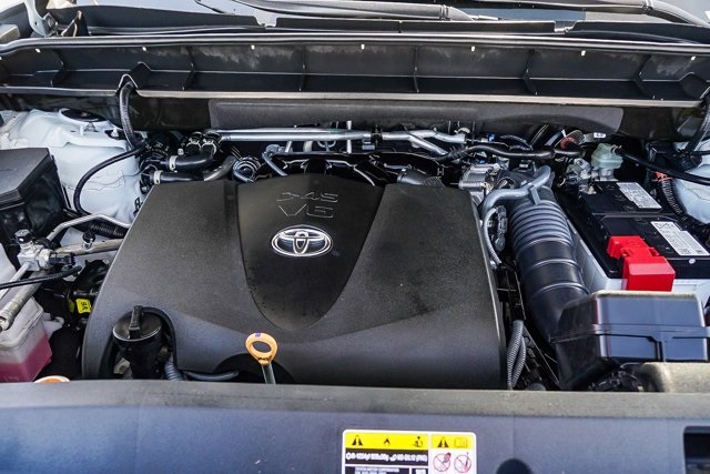 used 2022 Toyota Highlander car, priced at $36,388