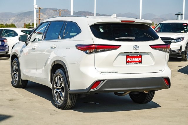 used 2022 Toyota Highlander car, priced at $36,388