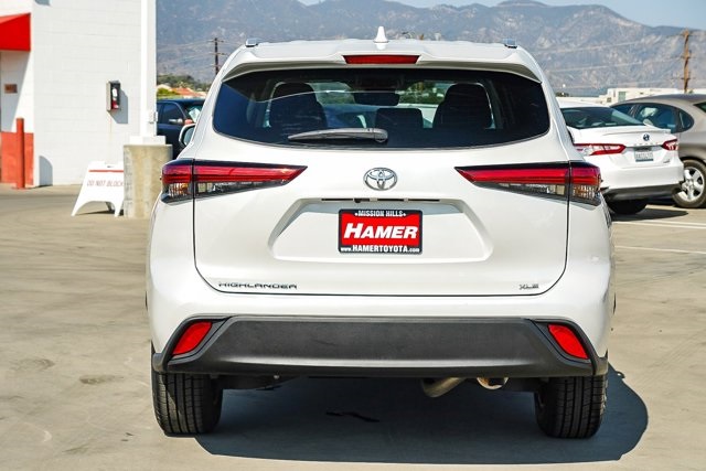 used 2022 Toyota Highlander car, priced at $36,388