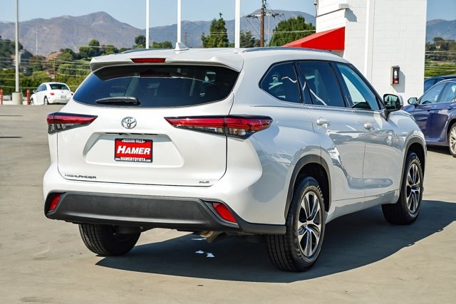 used 2022 Toyota Highlander car, priced at $36,388