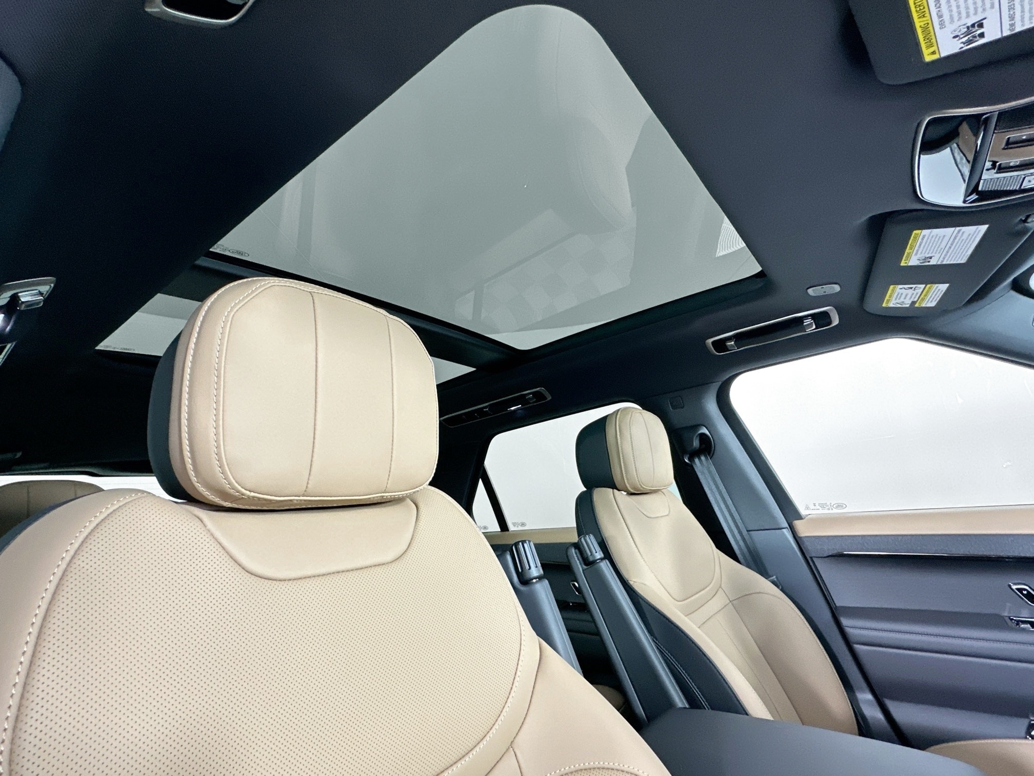 new 2025 Land Rover Range Rover Sport car, priced at $113,380