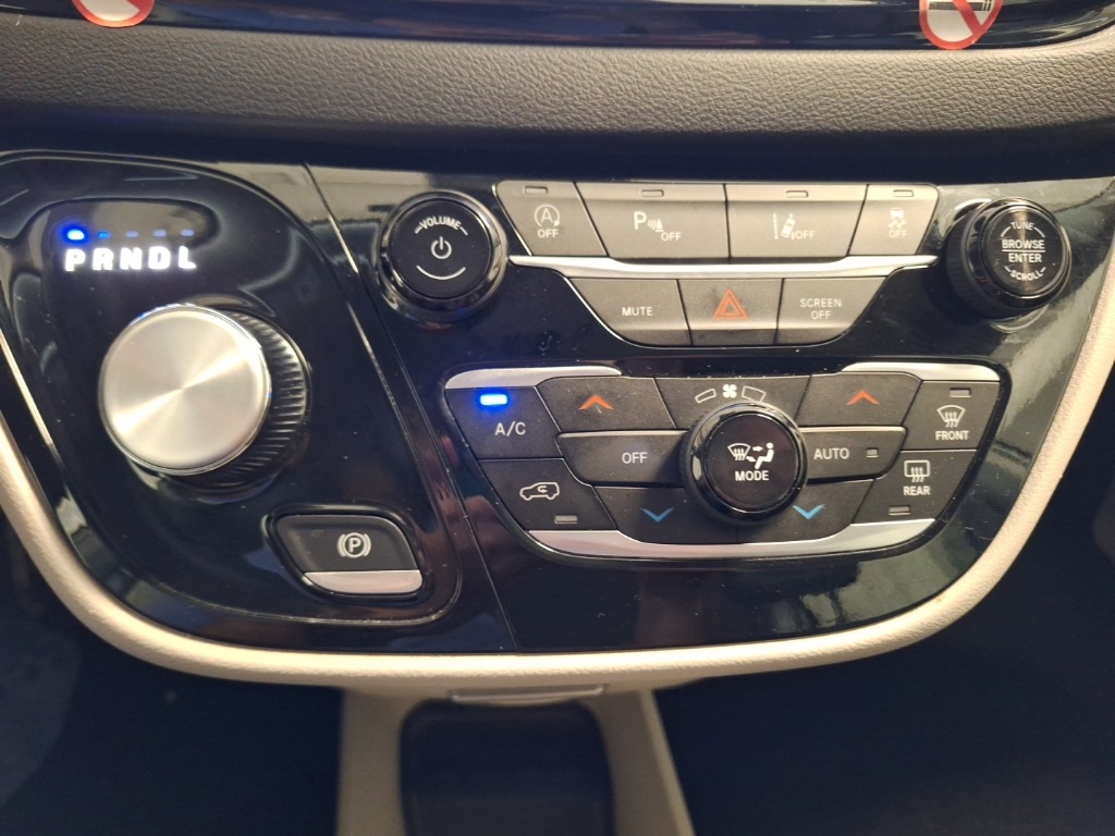 used 2024 Chrysler Pacifica car, priced at $31,500
