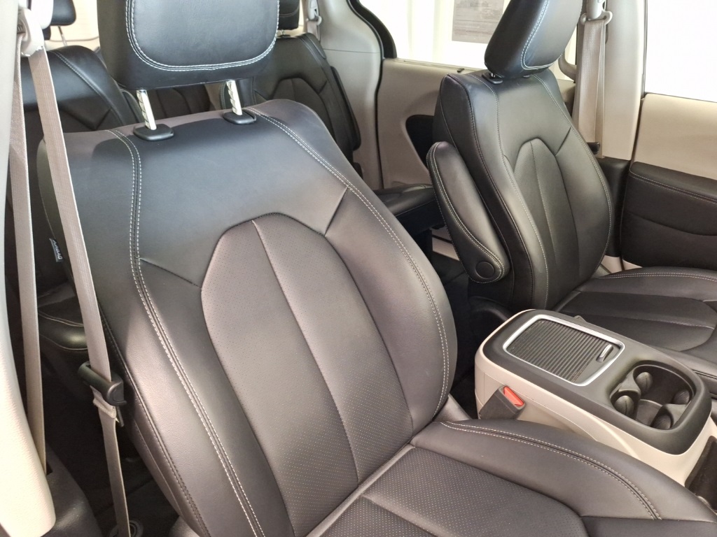 used 2024 Chrysler Pacifica car, priced at $31,500