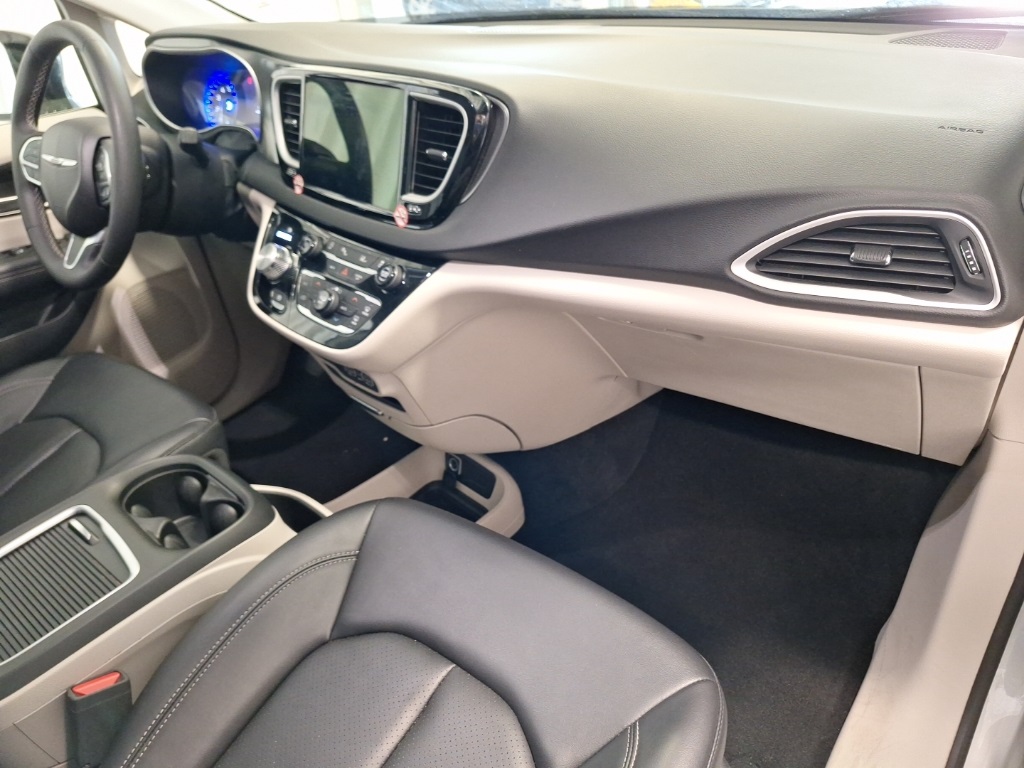 used 2024 Chrysler Pacifica car, priced at $31,500