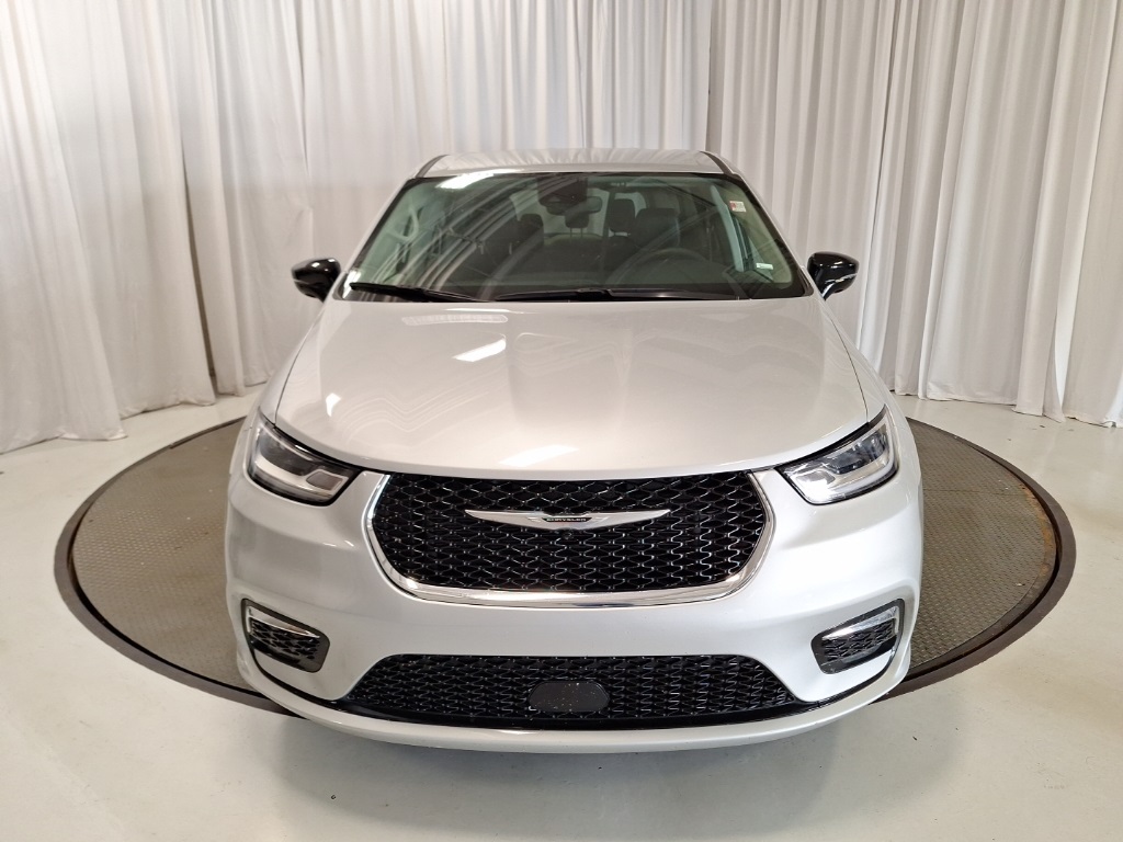 used 2024 Chrysler Pacifica car, priced at $31,500