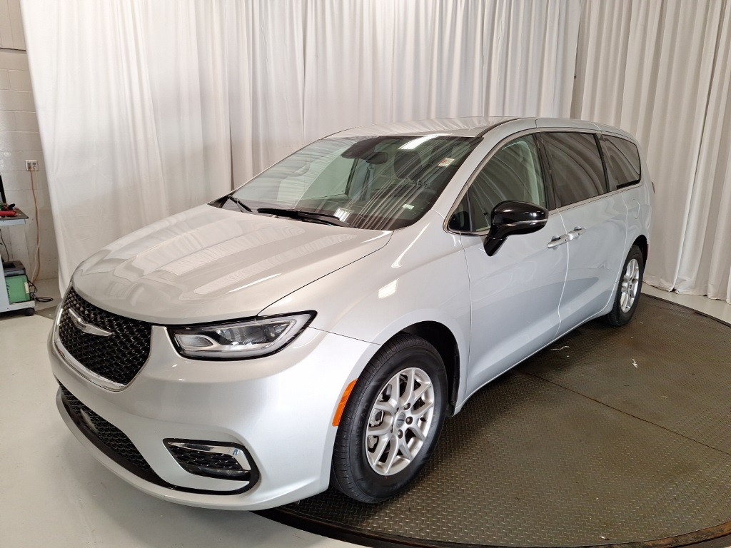 used 2024 Chrysler Pacifica car, priced at $31,500