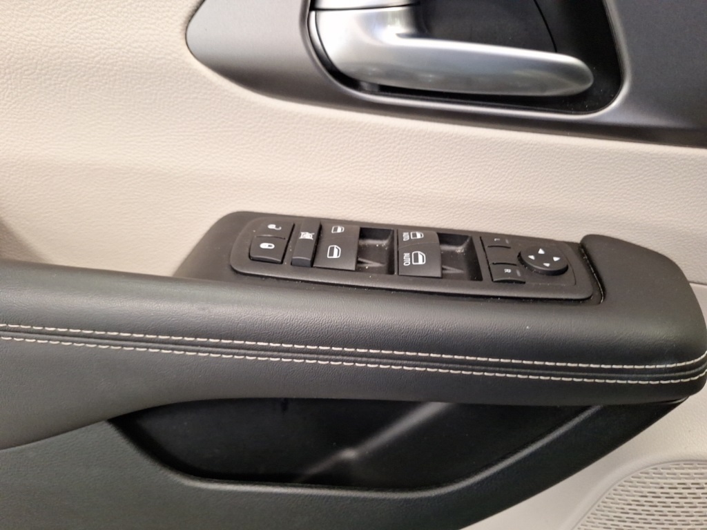 used 2024 Chrysler Pacifica car, priced at $31,500