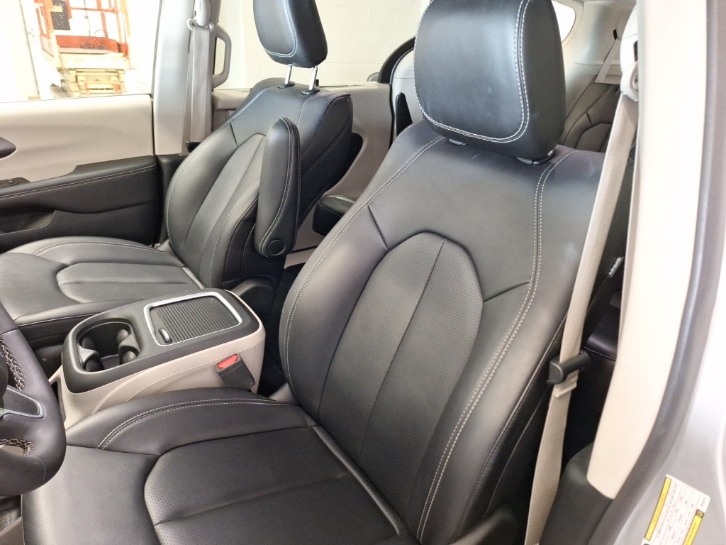 used 2024 Chrysler Pacifica car, priced at $31,500