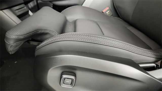 new 2025 Volvo EX90 car, priced at $91,535