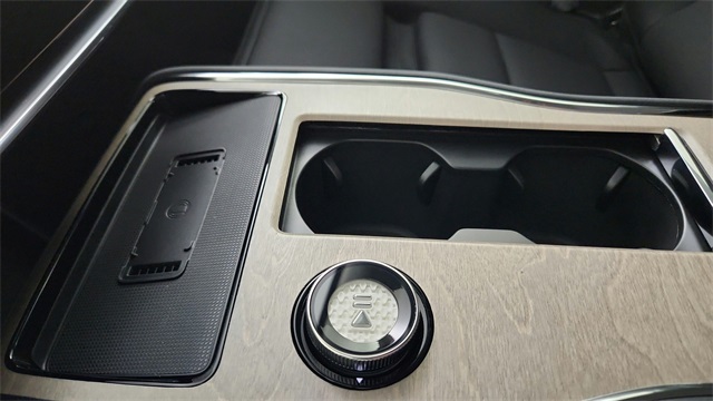 new 2025 Volvo EX90 car, priced at $91,535