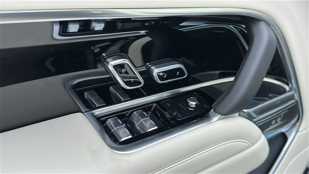 new 2025 Land Rover Range Rover car, priced at $148,155