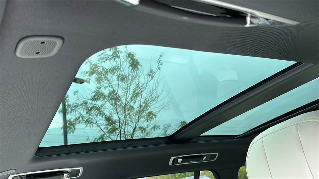 new 2025 Land Rover Range Rover car, priced at $148,155