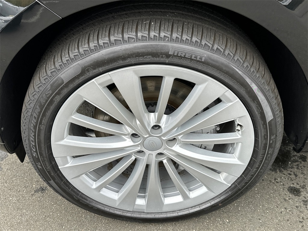 new 2025 Land Rover Range Rover car, priced at $148,155