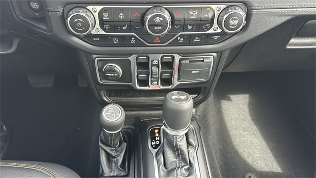 new 2025 Jeep Wrangler car, priced at $54,518