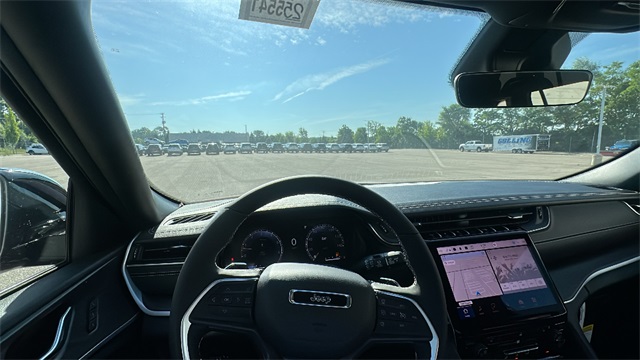 new 2025 Jeep Grand Cherokee car, priced at $46,964