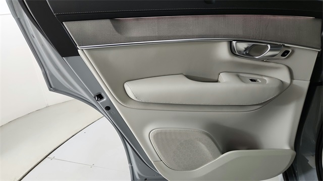 new 2026 Volvo XC90 Plug-In Hybrid car, priced at $85,625