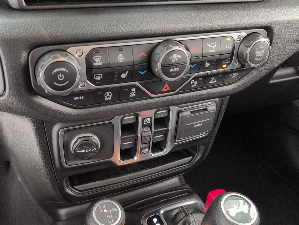 new 2025 Jeep Wrangler car, priced at $47,160