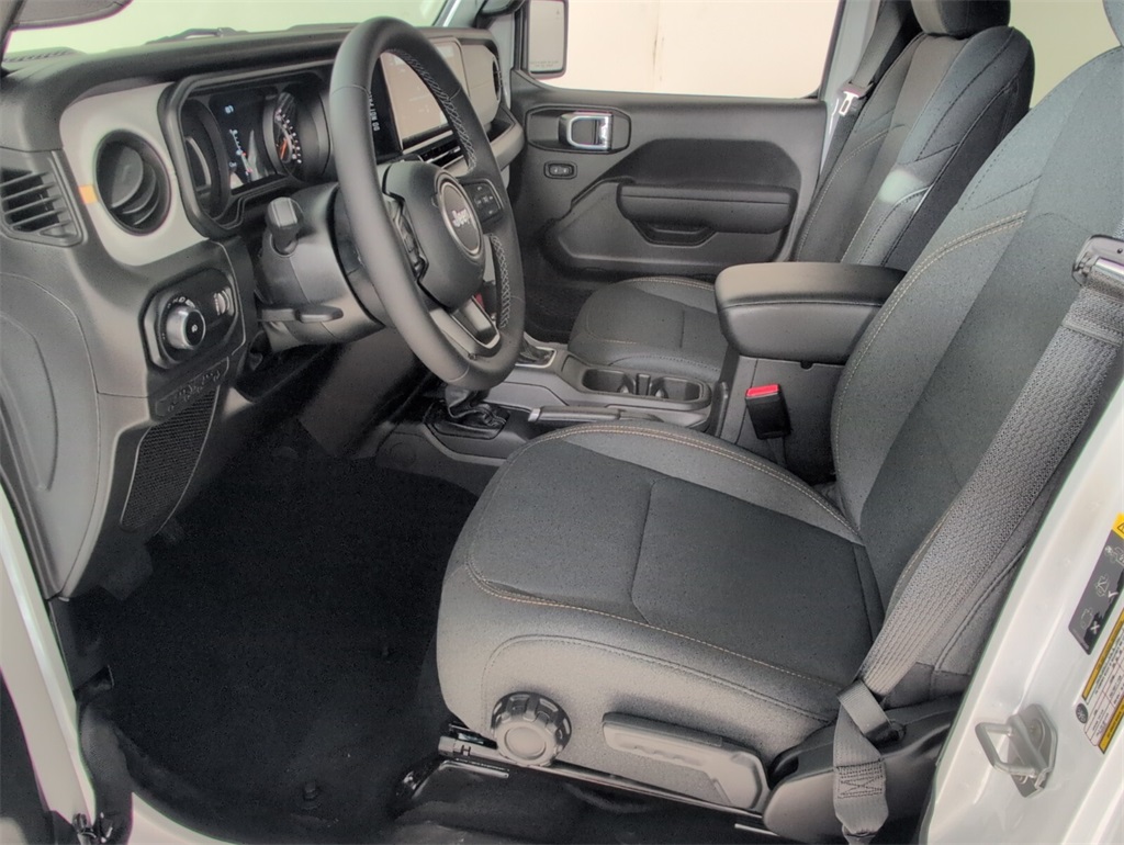 new 2025 Jeep Wrangler car, priced at $47,160