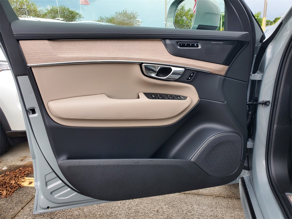 new 2026 Volvo XC90 car, priced at $68,325