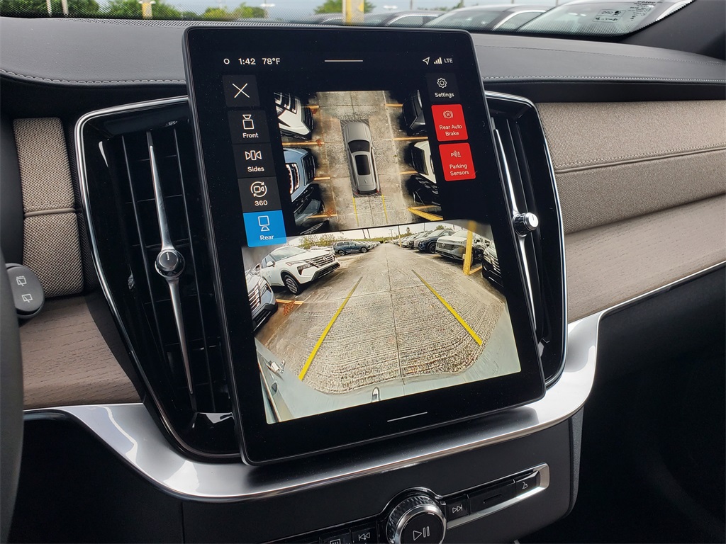 new 2026 Volvo XC90 car, priced at $68,325