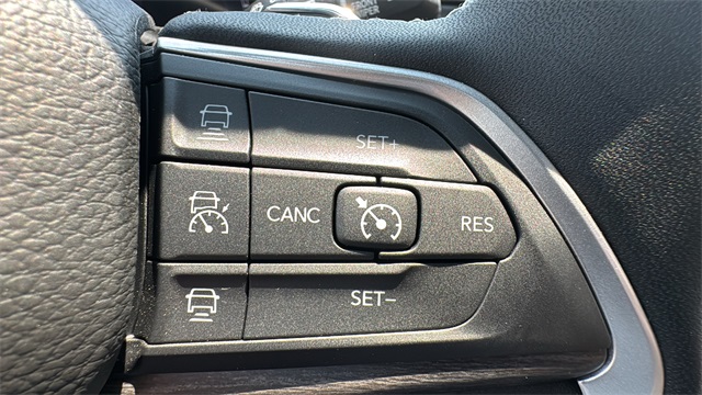 new 2025 Jeep Grand Cherokee car, priced at $46,275