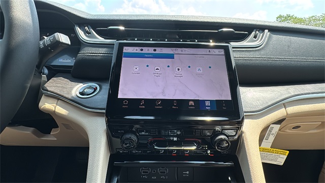 new 2025 Jeep Grand Cherokee car, priced at $46,275