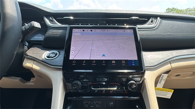 new 2025 Jeep Grand Cherokee car, priced at $46,275