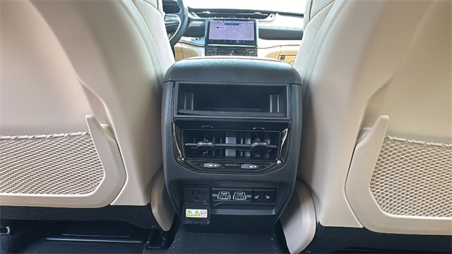new 2025 Jeep Grand Cherokee car, priced at $46,275