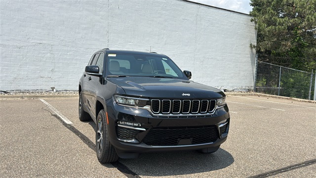 new 2025 Jeep Grand Cherokee car, priced at $46,275