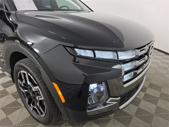 used 2025 Hyundai Santa Cruz car, priced at $38,804