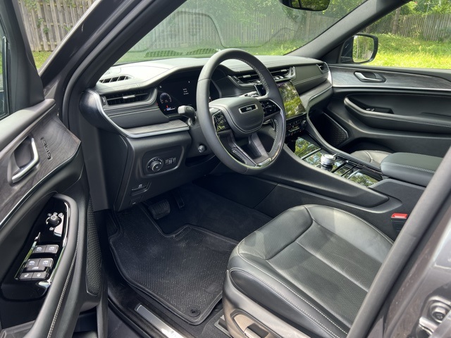 used 2023 Jeep Grand Cherokee car, priced at $38,795
