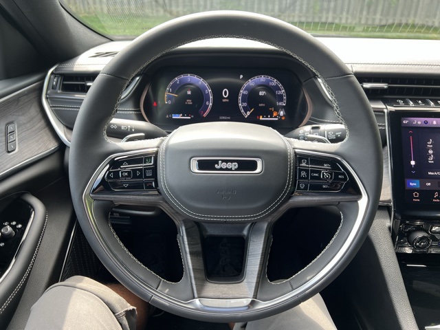 used 2023 Jeep Grand Cherokee car, priced at $38,795
