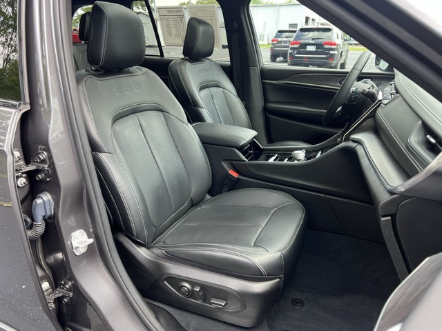 used 2023 Jeep Grand Cherokee car, priced at $38,795