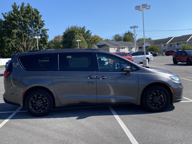 used 2021 Chrysler Pacifica car, priced at $24,209