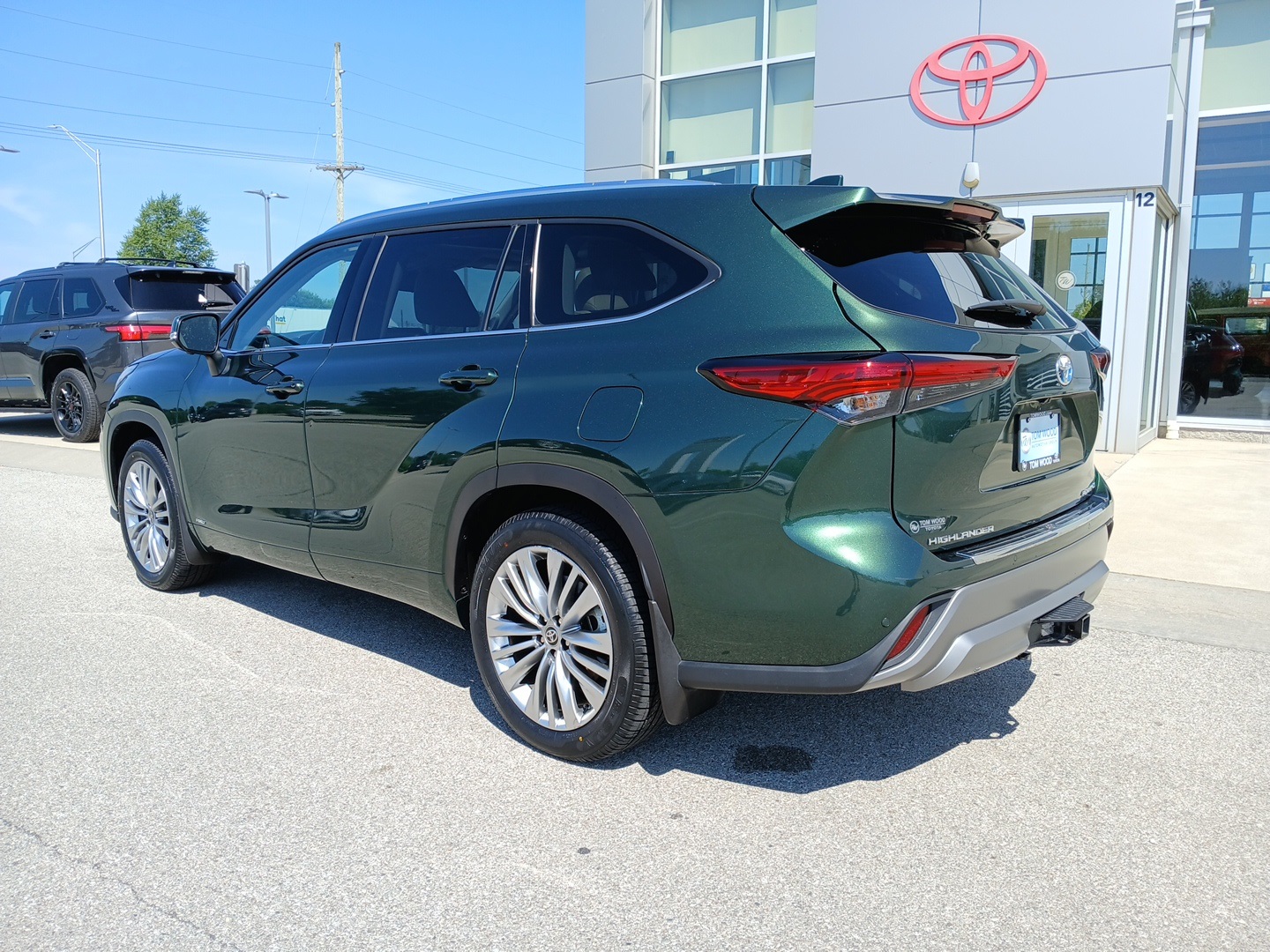 used 2023 Toyota Highlander Hybrid car, priced at $48,265