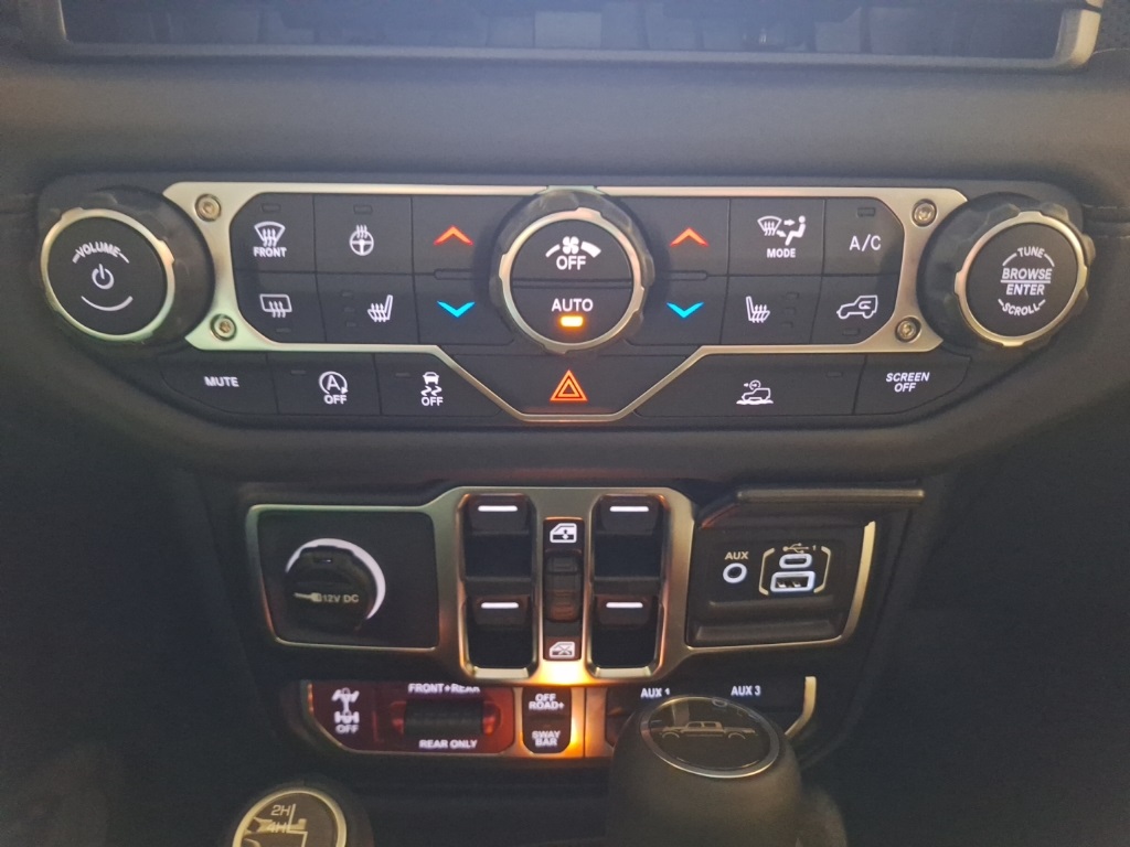 new 2025 Jeep Gladiator car, priced at $53,999