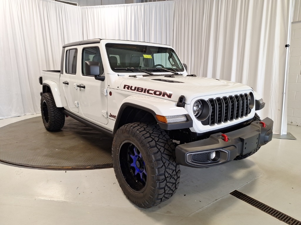 new 2025 Jeep Gladiator car, priced at $53,999