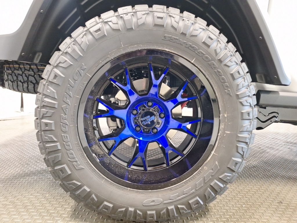 new 2025 Jeep Gladiator car, priced at $53,999