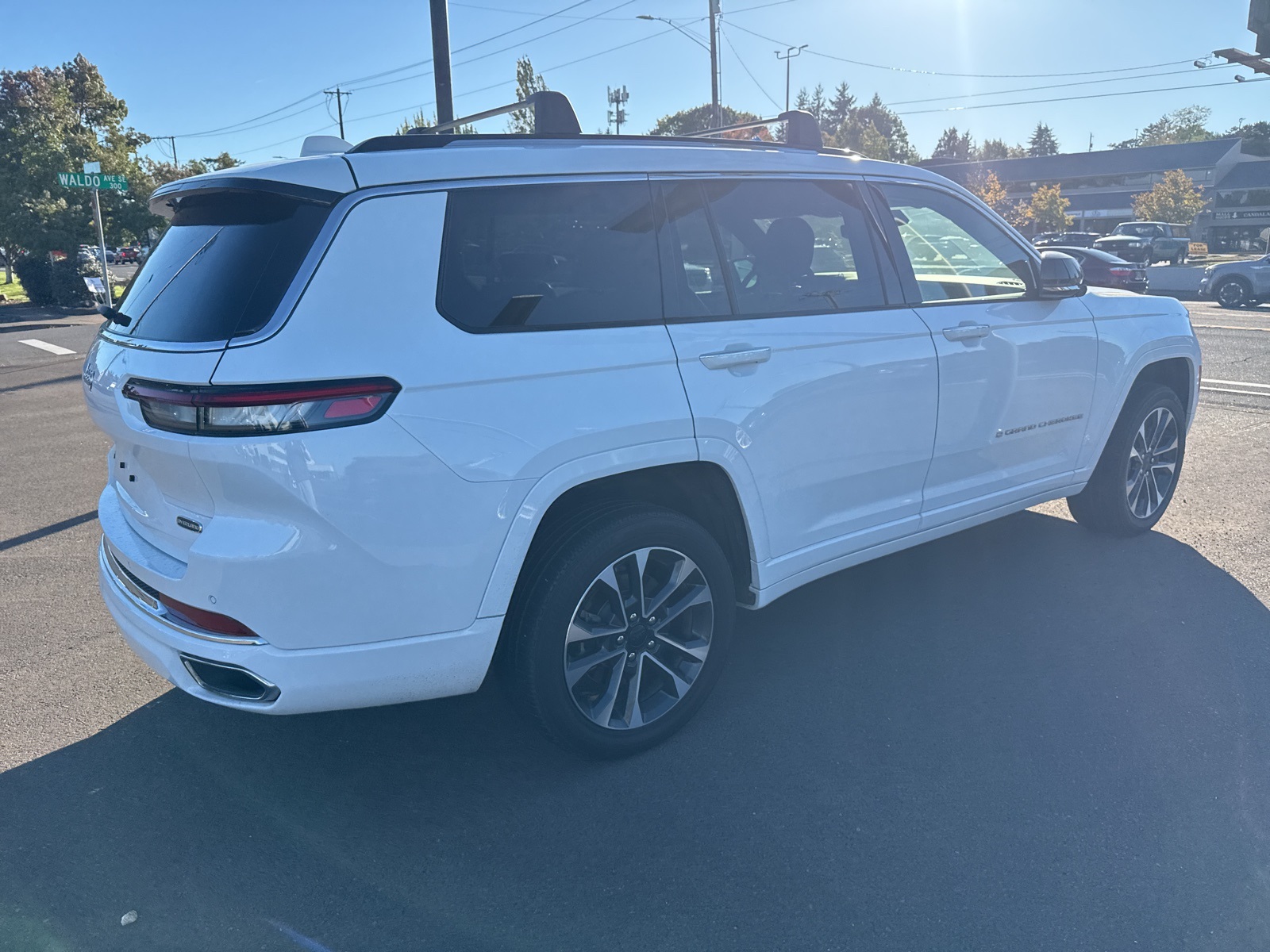 used 2023 Jeep Grand Cherokee L car, priced at $37,998