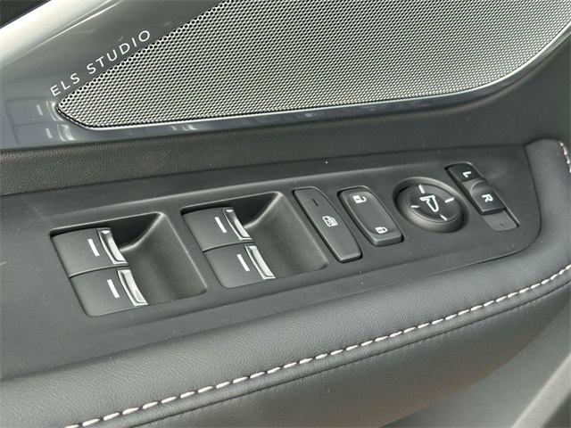 new 2025 Acura RDX car, priced at $49,250