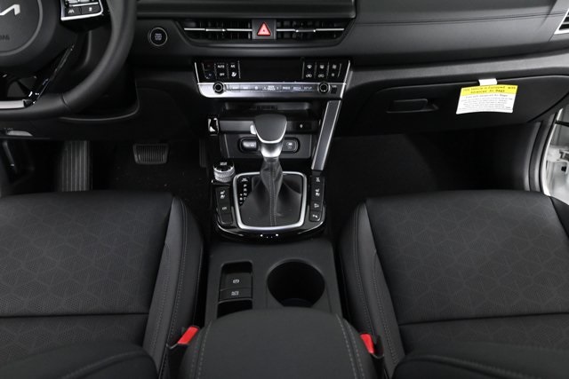 new 2025 Kia Seltos car, priced at $31,028