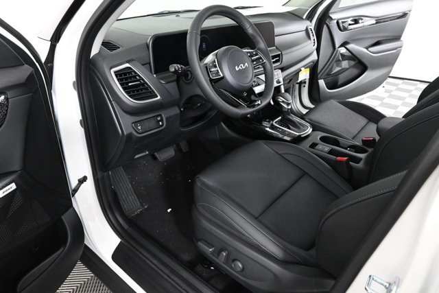 new 2025 Kia Seltos car, priced at $31,028