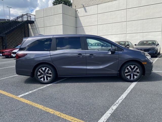 new 2026 Honda Odyssey car, priced at $42,422