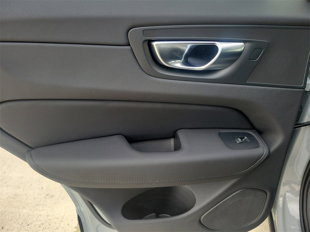 new 2026 Volvo XC60 car, priced at $48,865